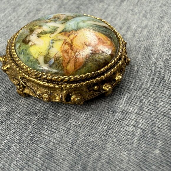 Vintage Victorian-Style Hand-Painted Porcelain Brooch With Gilded Filigree Frame - Picture 5 of 16